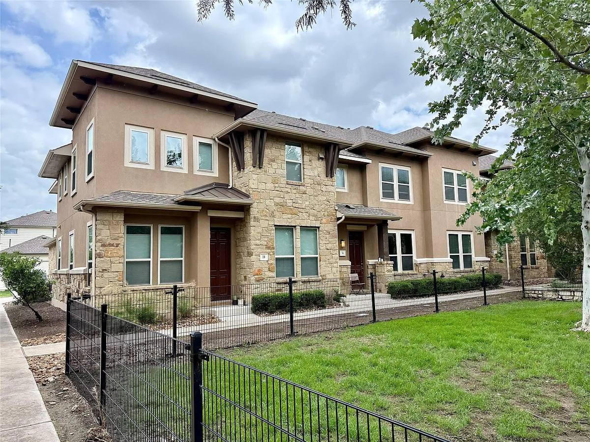Building Photo - 6814 E Riverside Dr #73