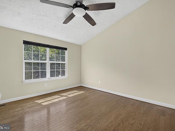 3rd image of 23123 Longview Blvd