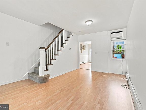 5th image of 2654 E Indiana Ave