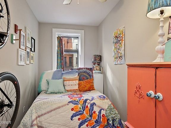 4th image of 308 W 89th St APT 3A