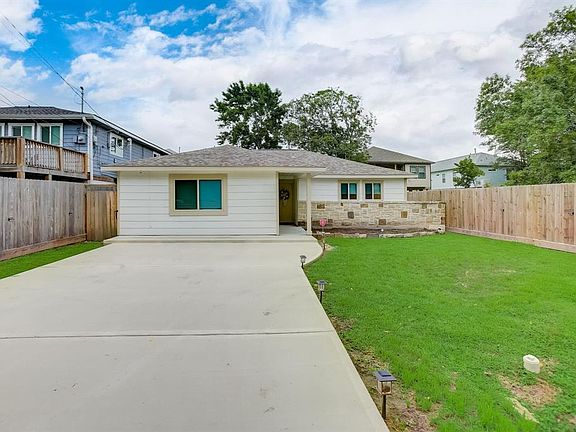 2nd image of 309 Lakeside Drive
