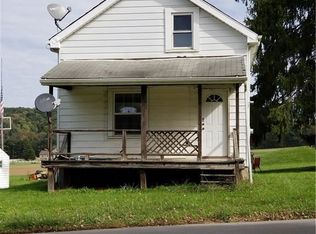 601 Prospect Rd, Evans City, PA 16033