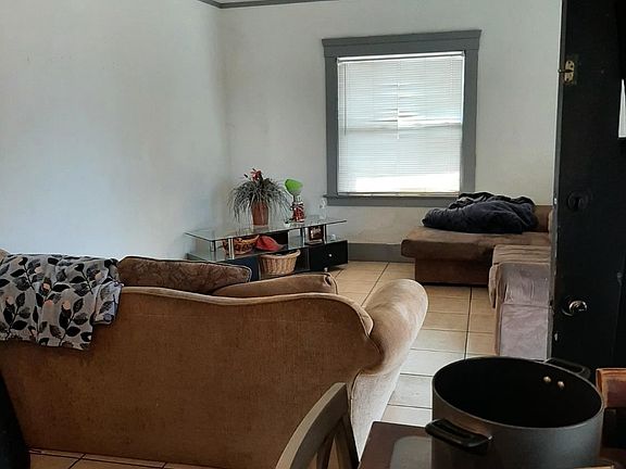 4th image of 325 Davitt Ave