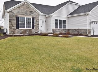 336 Cloverlane Dr, Sycamore, IL 60178