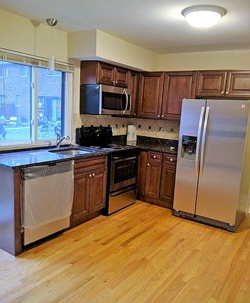 5th image of 18W216 Buckingham Ln