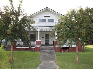 114 N Caswell St, Glennville, GA 30427