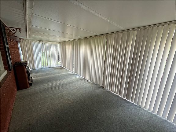 5th image of 607 Ridge Ave E