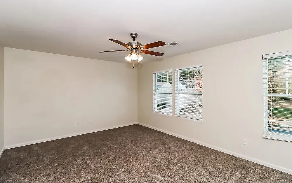 3 bed, 2442 sqft, $2,157 — Photo 1