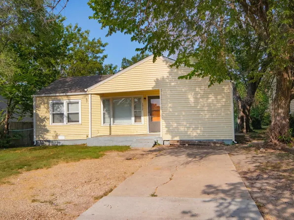 1217 N Hillside Ave, Wichita, KS 67214