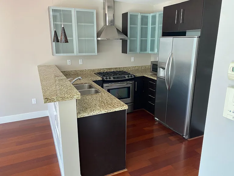 75 Moss St — Photo 3