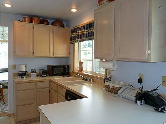 Kitchen with Eating Area
