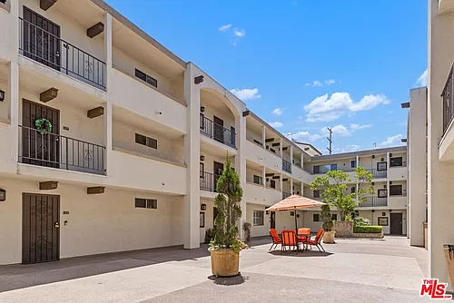 12801 Moorpark St #206 Photo 1