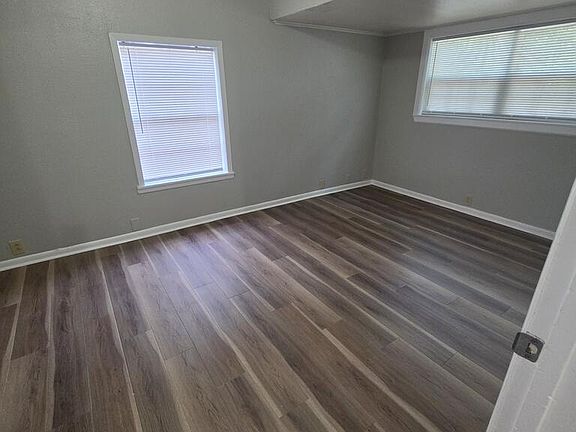 5th image of 912 Guam St