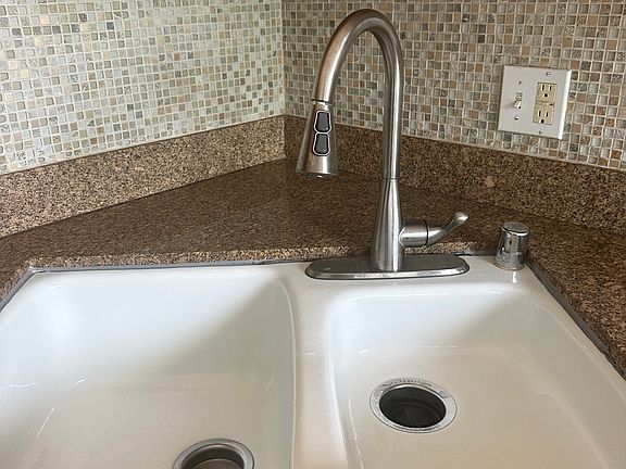 Double Sink with Disposal
