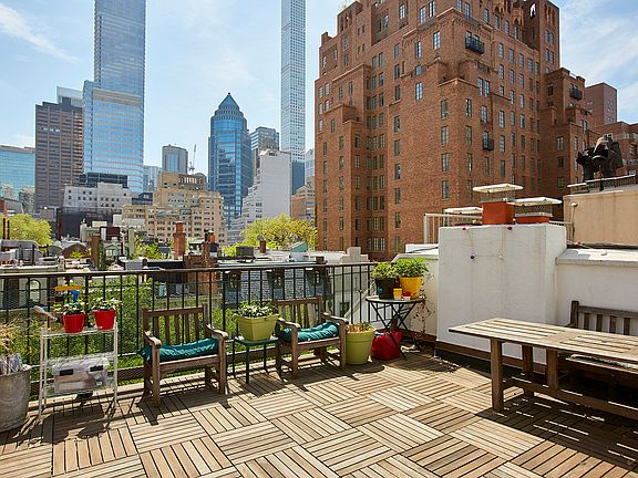 4th image of 159 E 63rd St #45