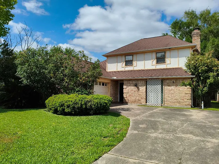 15526 Rio Plaza Dr — Photo 1