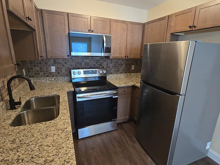 920 N Church St — Photo 2