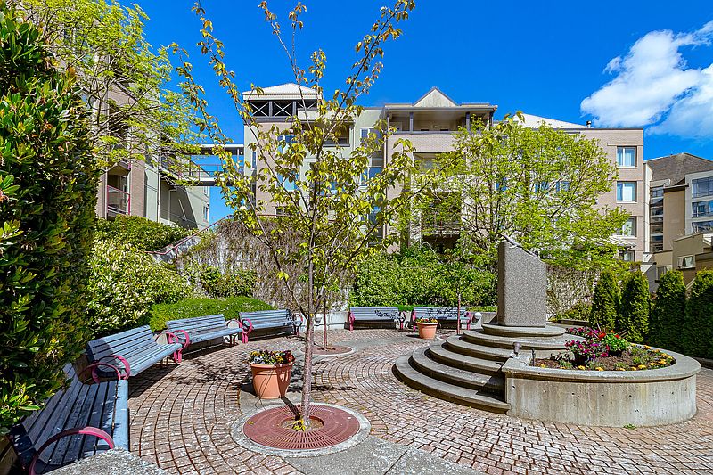 Victoria Apartment for rent - 2 Bedrooms — photo 42