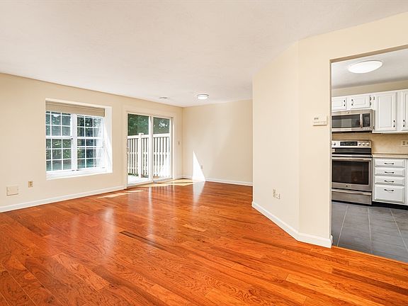 4th image of 511 Ridgefield Cir #511B