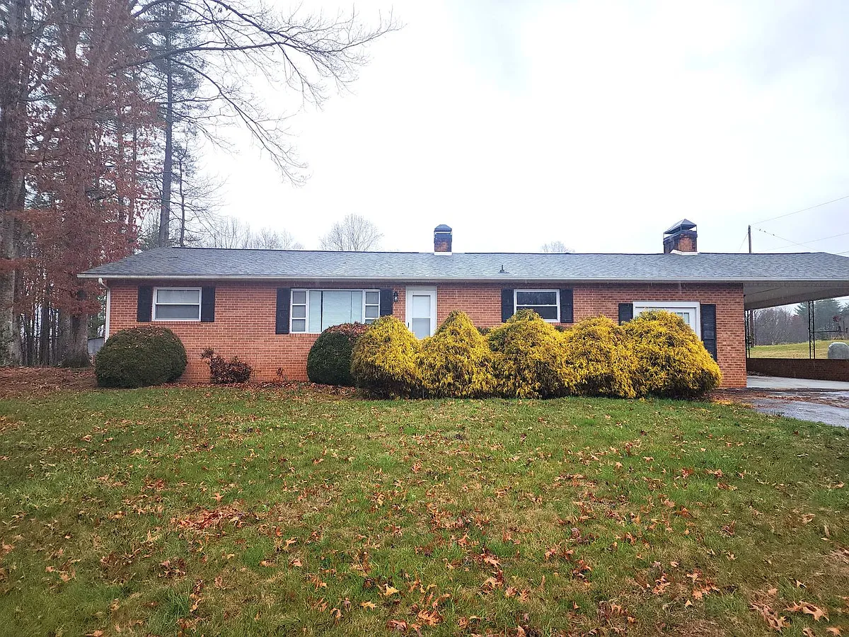 Building Photo - 831 Siloam Rd