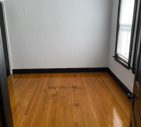 5th image of 4947 N Whipple St APT 3W