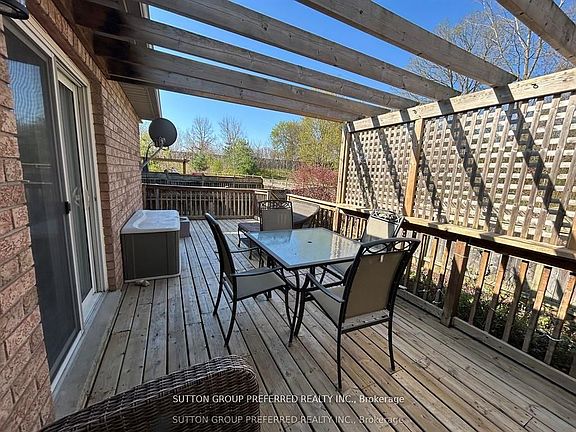 3rd image of 284 Exmouth Cir