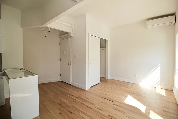 Rented by Hagstrom Management Inc | media 9