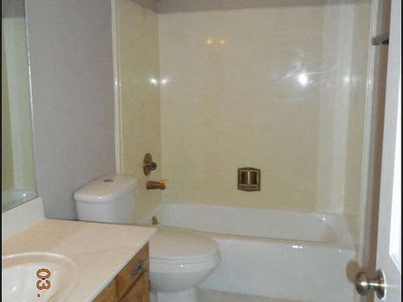 4th image of 3700 Shady Oaks Dr