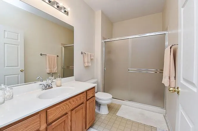 1011 Woodview Ct — Photo 7