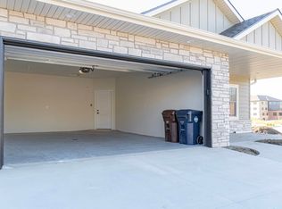1400 Path Pl, Onalaska, WI 54650