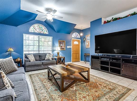4th image of 4828 Barberry Dr