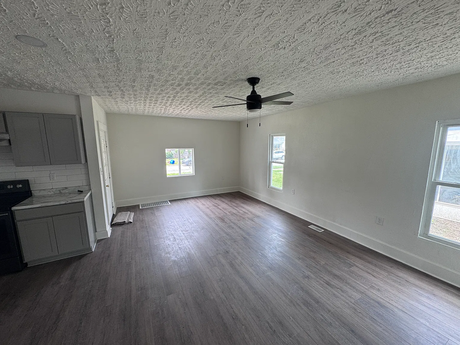 3 bed, 1382 sqft, $1,300 — Photo 3