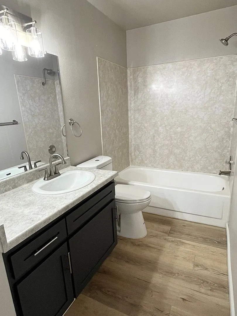 Cedar Apartments — Photo 3