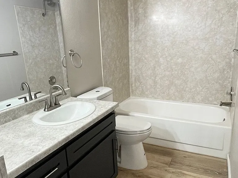 Cedar Apartments — Photo 4