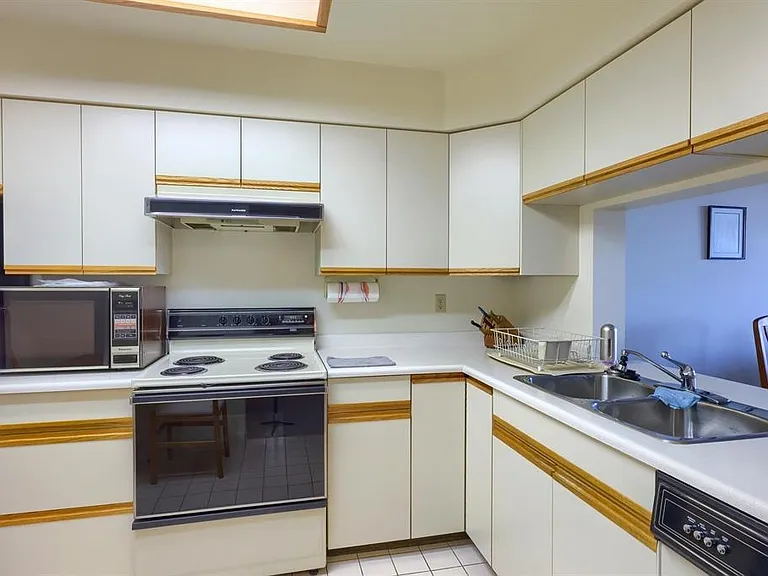6055 Nelson Ave #2007 — Photo 20