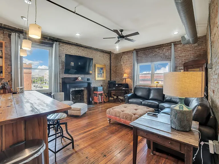 1617 Rossville Ave #2B — Photo 1