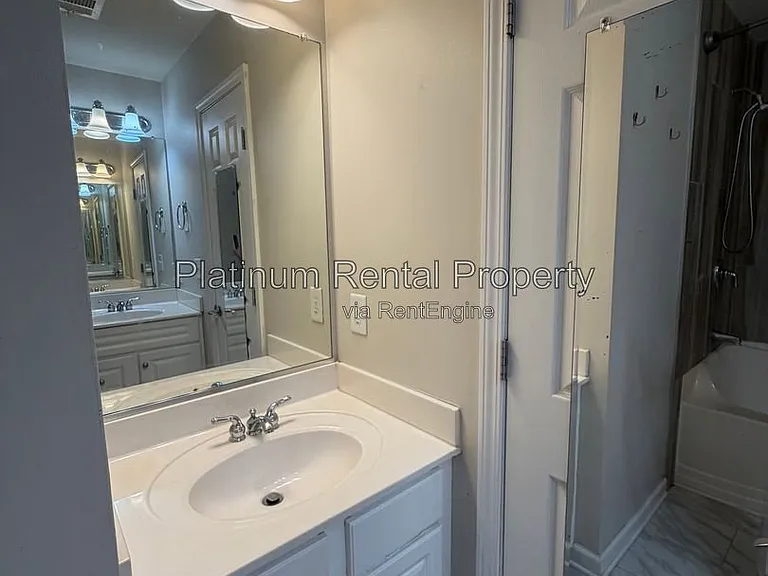 221 16th St NW #3 — Photo 42