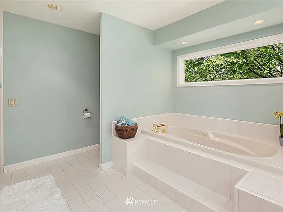 5560 NW Konigs Ct — Photo 17