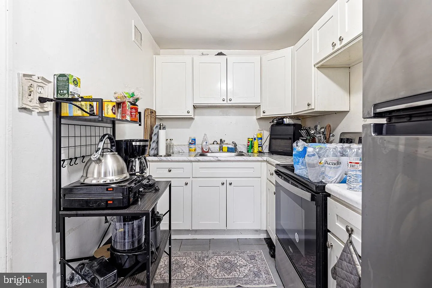 3 bed, 1.0 bath, 1152 sqft, $1,760 — Photo 4