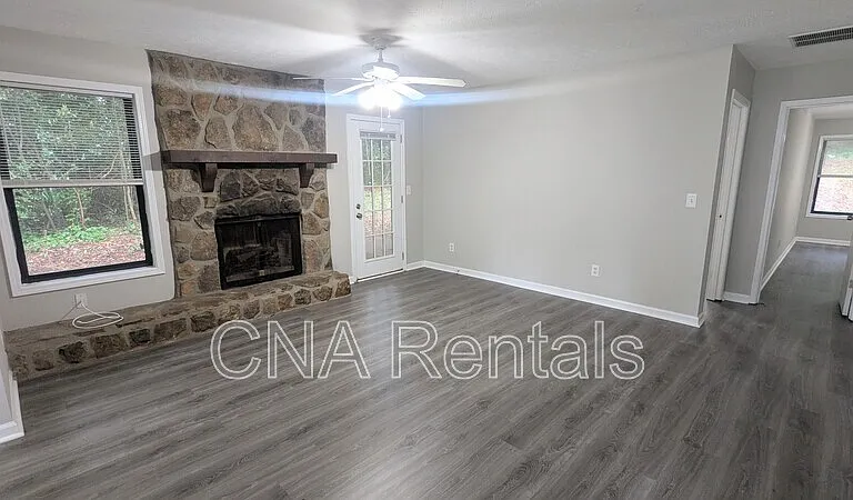 1459 N Diane Ct SE #A — Photo 3