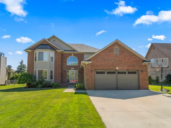 51639 Promenade Ln, New Baltimore, MI 48047