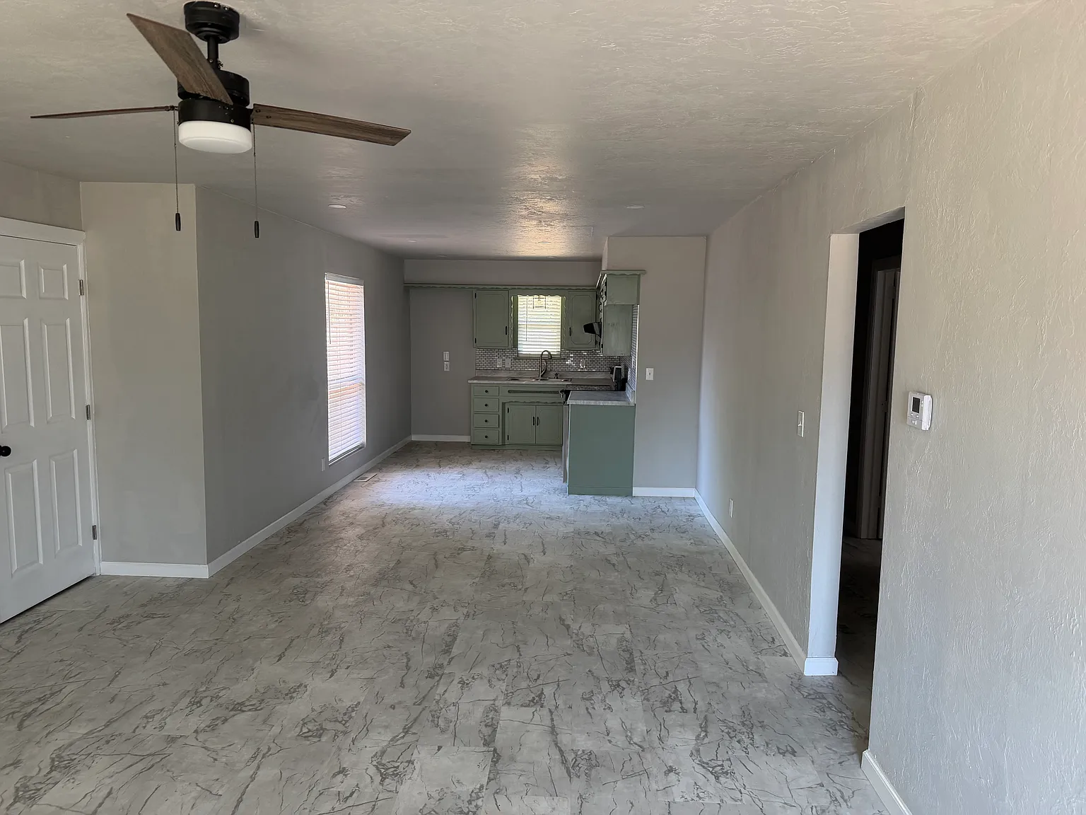 4 bed, 1600 sqft, $1,895 — Photo 2