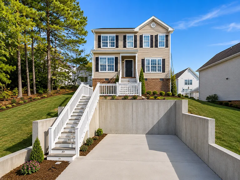4720 Valley Stream Dr — Photo 2