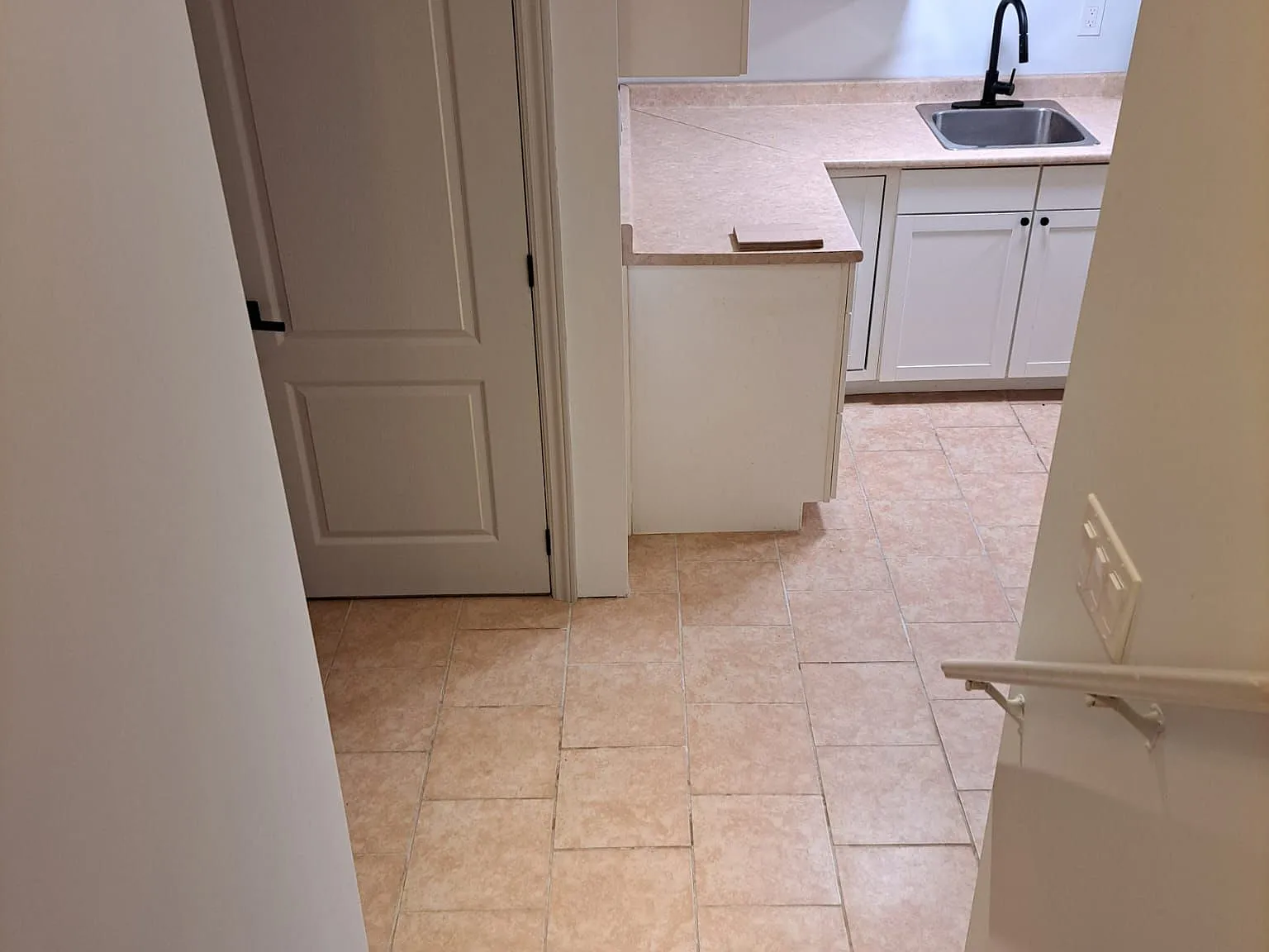 1 bed, $1,400 — Photo 2