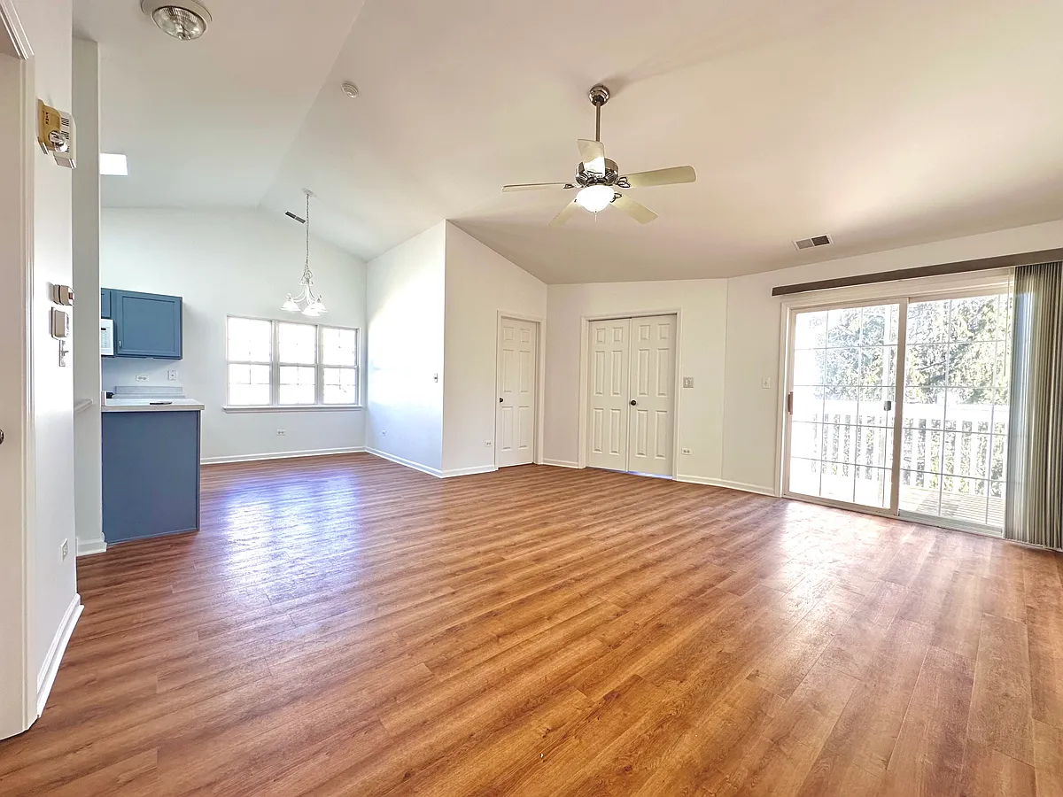 Building Photo - 2803 Rutland Cir #204