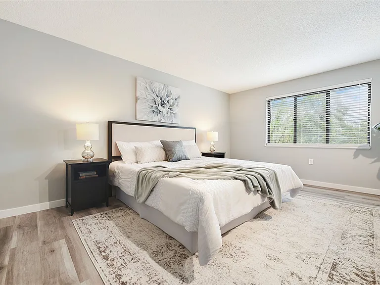 OakWood Park -- No up-front security deposit required! — Photo 32