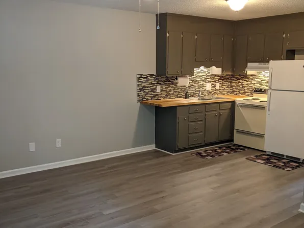 1220 8th St NE APT A, Hickory, NC 28601