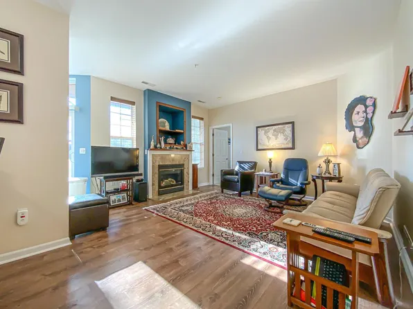 9112 West Elm COURT #A, Franklin, WI 53132