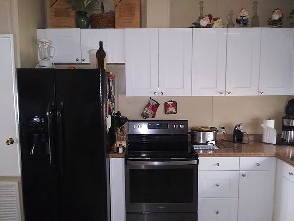 2nd image of 527 Florida Holly Ave