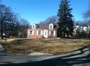 9001 Pallardy Ln, Saint Louis, MO 63114